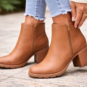 Korks Chandler Brown Leather Chunky Sole Comfort Bootie
